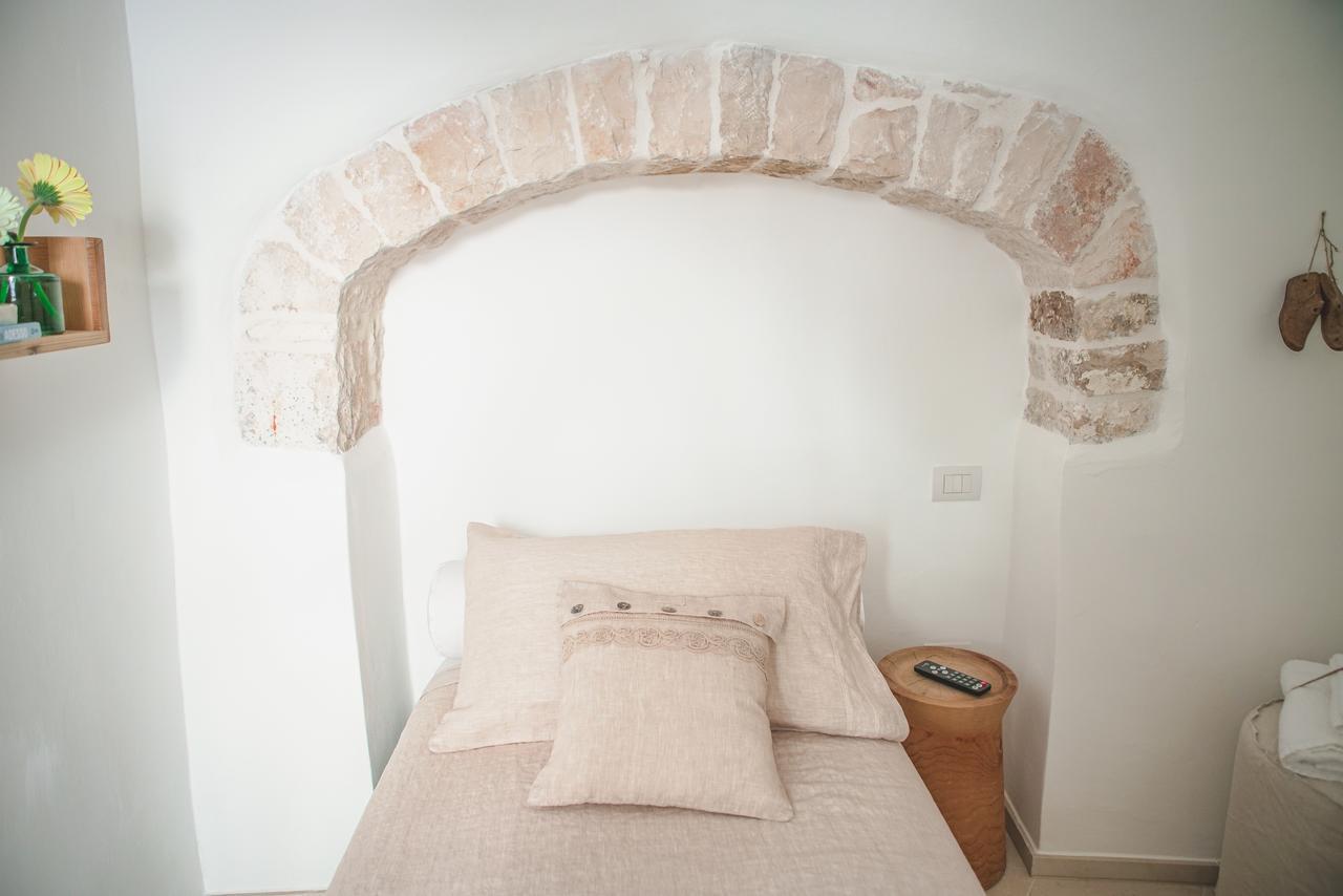 Trullo Essenza-Trulli Anti Charme & Relax Bed & Breakfast Alberobello Bagian luar foto